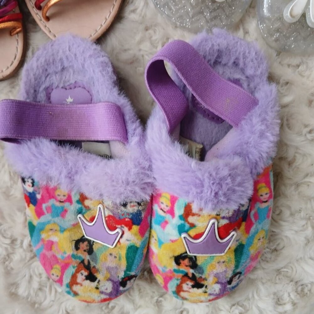 TODDLERS 3 PAIR SHOES - Picture 4 of 7